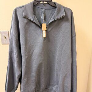 NWT - Size Medium Oversized Boyfriend Fleece Quarter Zip